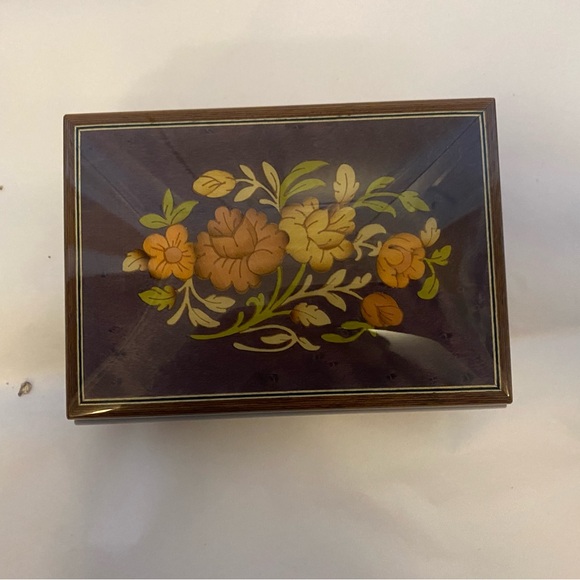 Giglia Other - 🎶 Italian Inlaid Wood Music/Jewelry Box